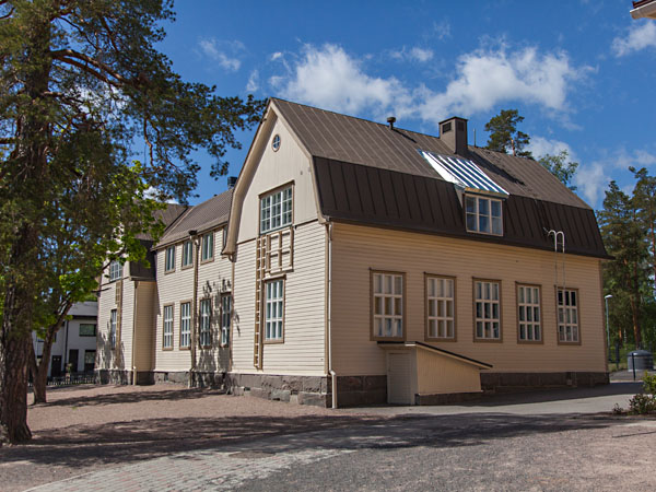 H&auml;meenkadun koulun lis&auml;rakennus
